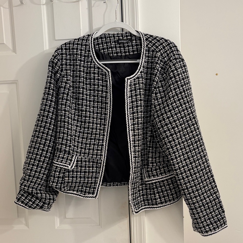 Chic Black and White Women's Jacket